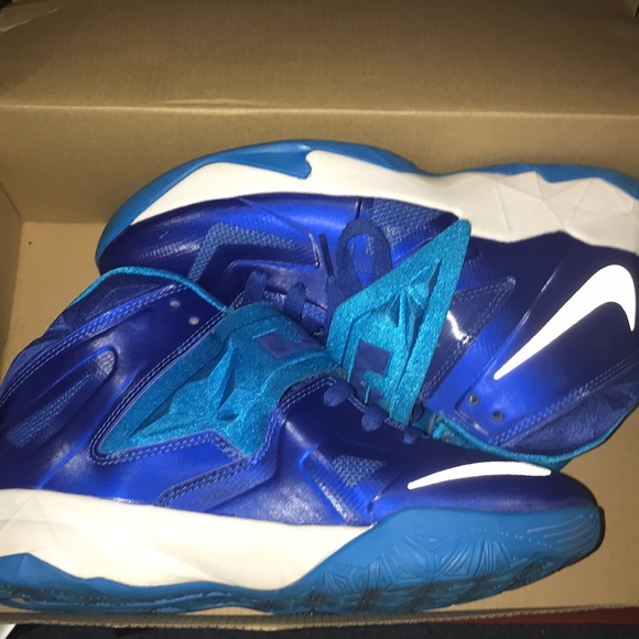 lebron soldier 7 (gs) 5.5y - Picture 4 of 4